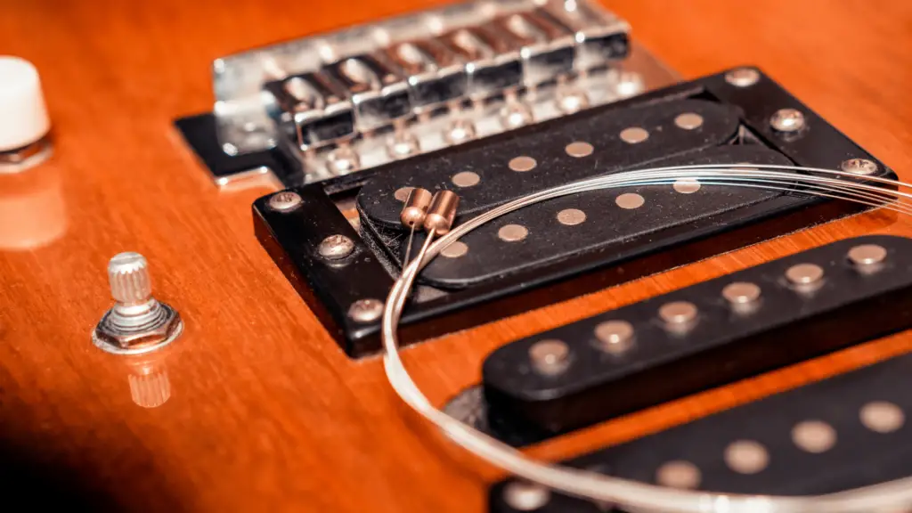 Active and passive electric guitar pickups